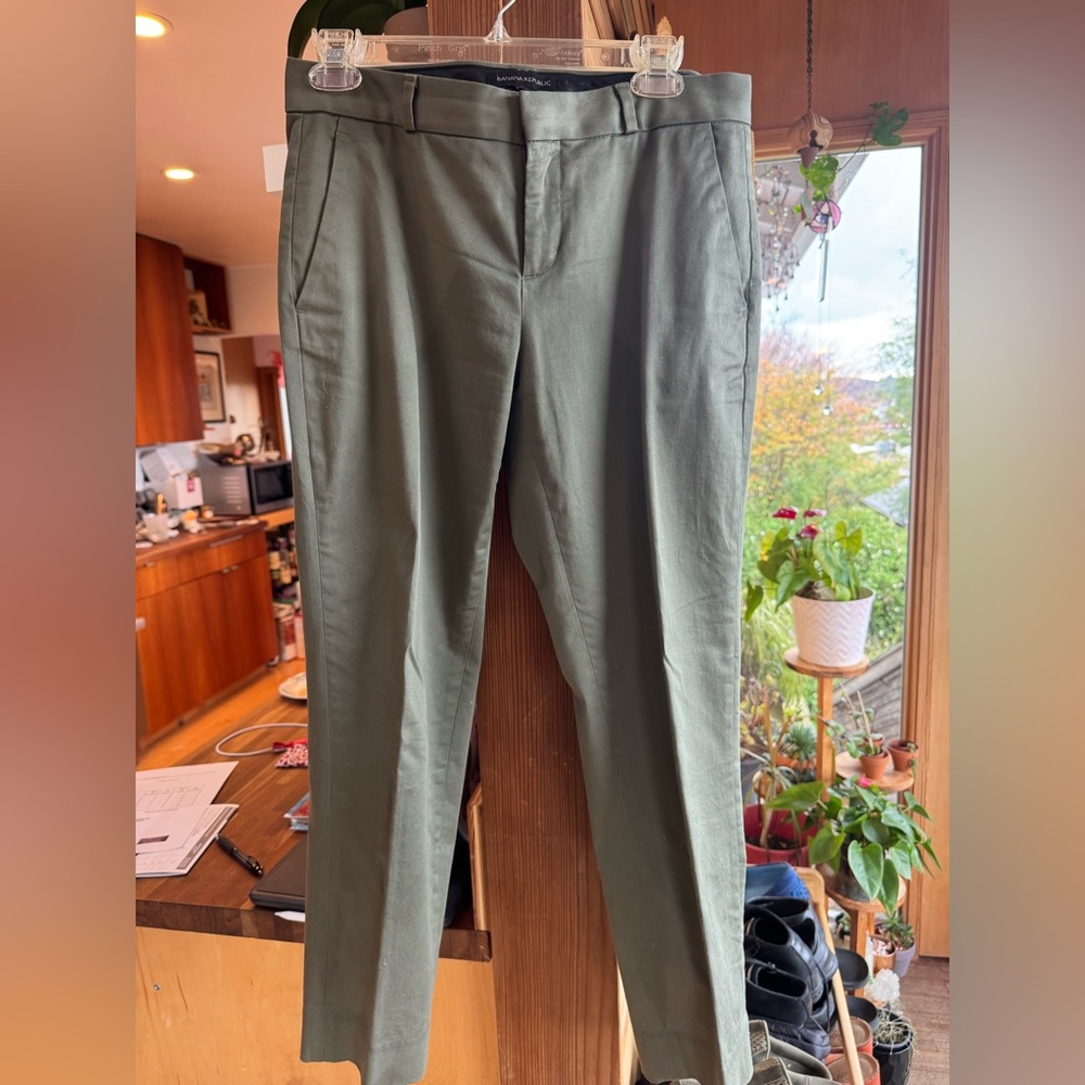 Banana Republic Women's Avery Straight-Fit Sateen Ankle Pants in Olive SZ 2